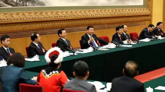 那山、那水、那人:四年两会 习近平与少数民族代表的故事